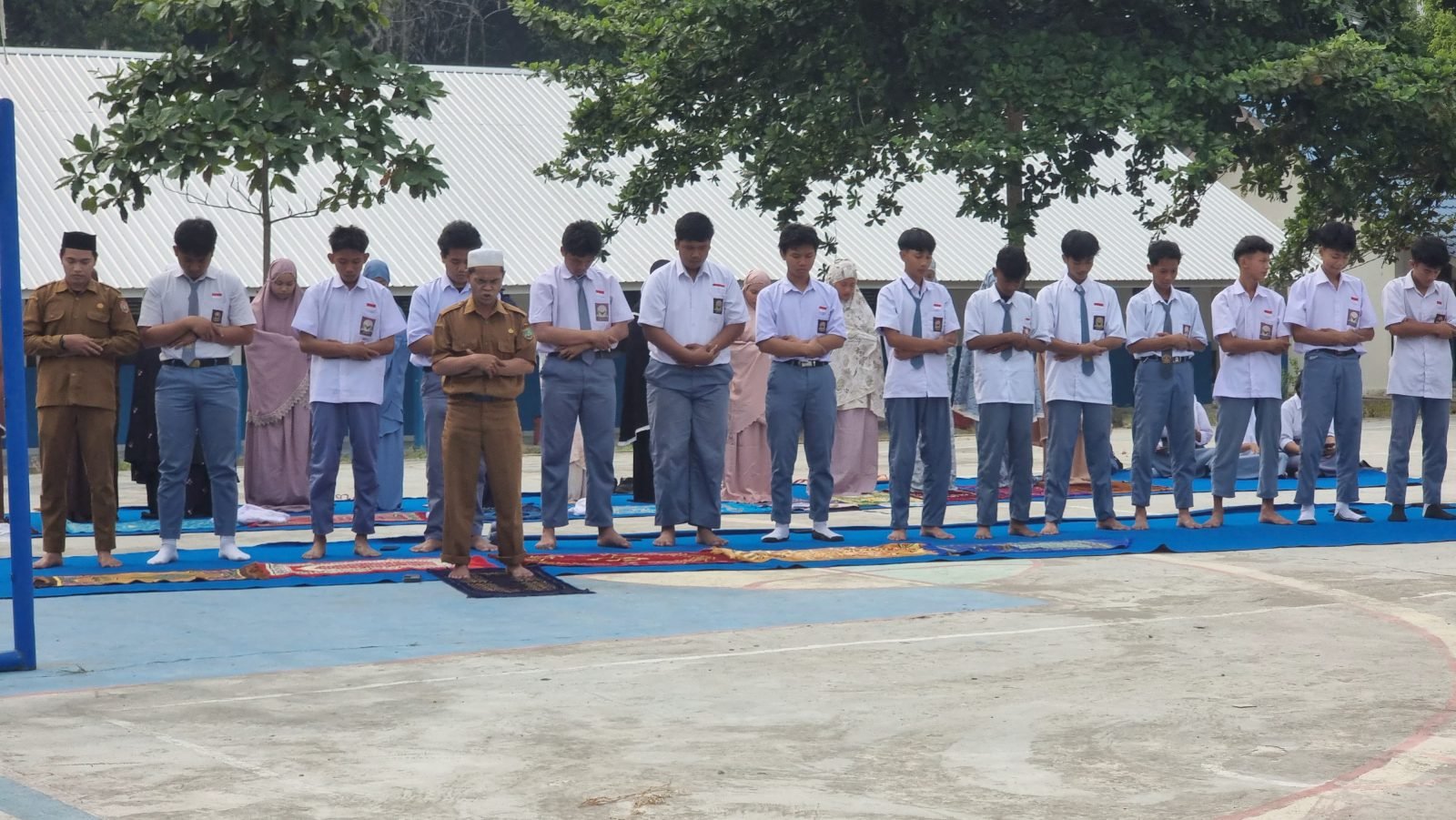 Mengetuk Pintu Langit: SMAN 1 Paku Gelar Shalat Istisqa Berjamaah Tindak Lanjuti Imbauan Kepala Dinas Provinsi